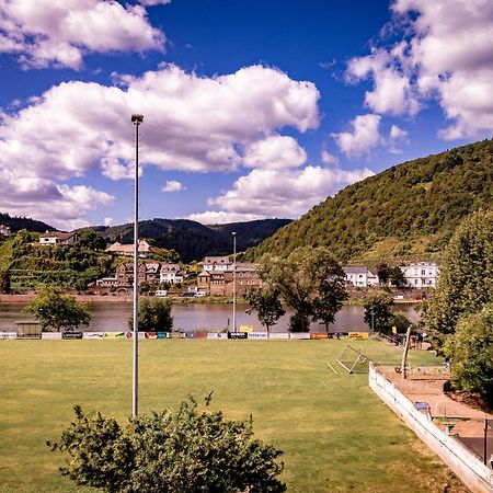 Traumaussicht Kamin Balkon Burgblick 65 Zoll Tv Netflix Sky Joyn Lindenplatz Daire Bullay Dış mekan fotoğraf