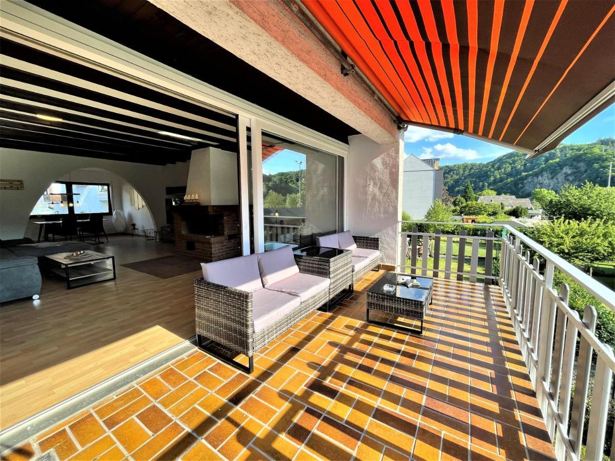 Traumaussicht Kamin Balkon Burgblick 65 Zoll Tv Netflix Sky Joyn Lindenplatz Daire Bullay Dış mekan fotoğraf